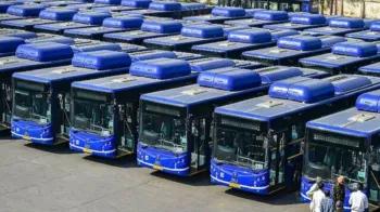 Delhi News: बैंगनी बसों में करें दिल्ली सिटी टूर, जानें कितना होगा किराया?