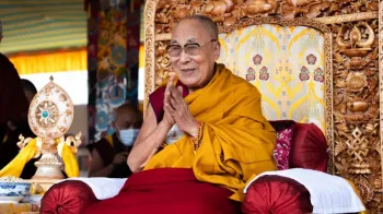 चीन ने दलाई लामा पर रिजिजू की टिप्पणी पर जताई आपत्ति, भारत को दी नसीहत